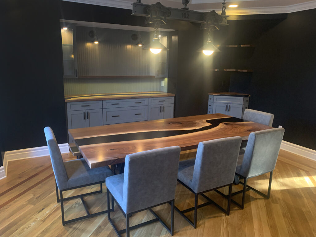 http://Matching%20Walnut%20Dining%20Room%20Table,%20Shelves%20&%20Countertop%201708%206