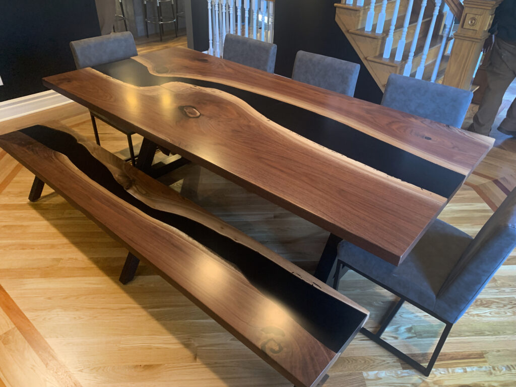 http://Matching%20Walnut%20Dining%20Room%20Table,%20Shelves%20&%20Countertop%201708%202