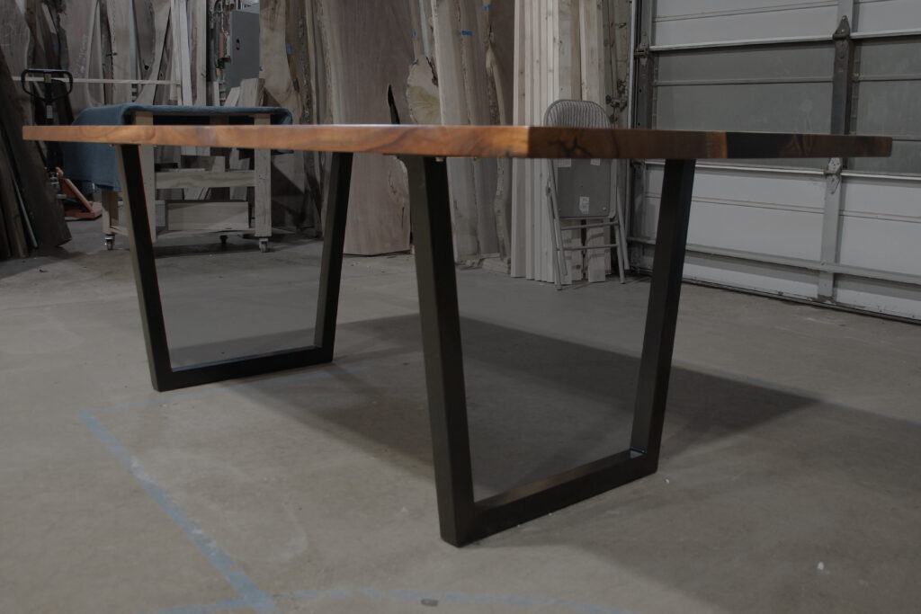 http://Walnut%20Dining%20Table%20With%20Translucent%20Epoxy%201818%204