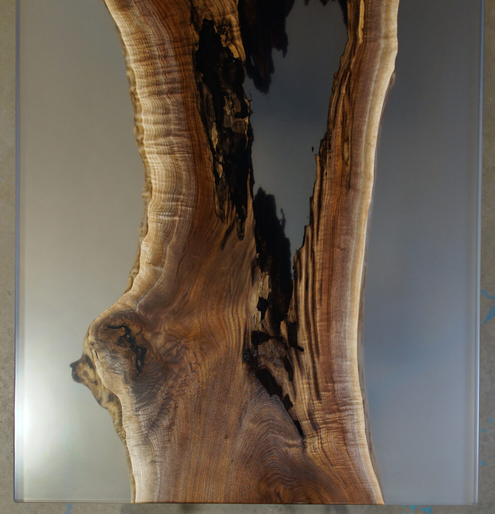 http://Walnut%20Dining%20Table%20With%20Clear%20Epoxy%201943%2012