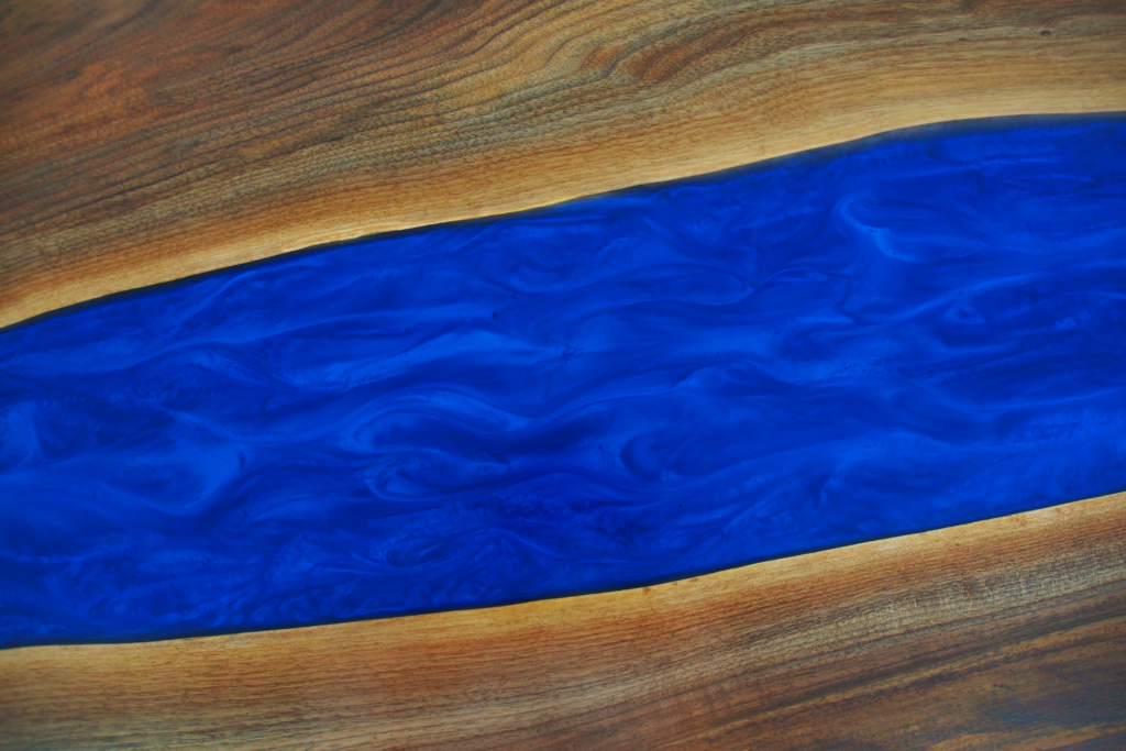 http://Walnut%20Dining%20Table%20With%20Blue%20Epoxy%201915%205