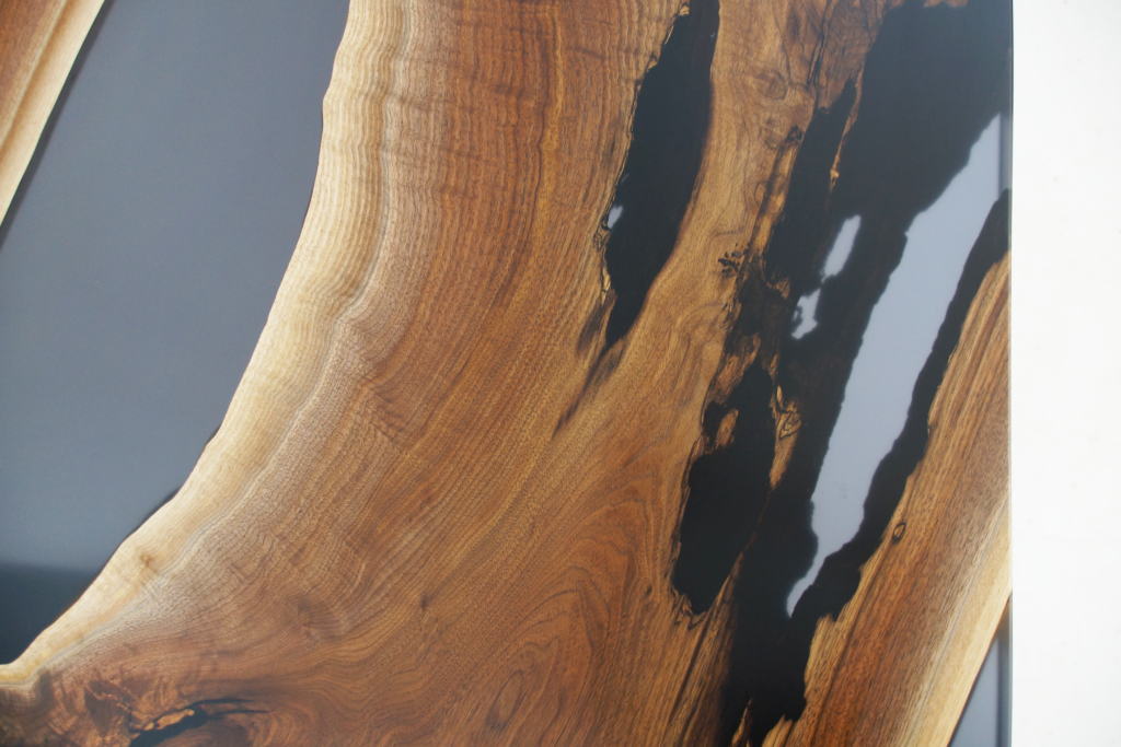 http://Walnut%20Dining%20Table%20With%20Multi%20Angle%20Epoxy%20Rivers%201910%207