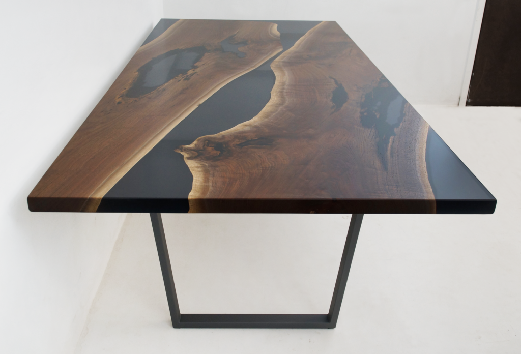 http://Walnut%20Dining%20Table%20With%20Multi%20Angle%20Epoxy%20Rivers%201910%206