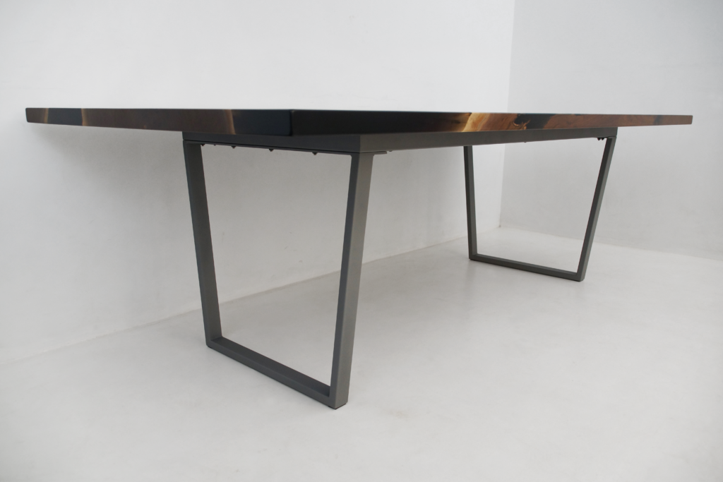 http://Walnut%20Dining%20Table%20With%20Multi%20Angle%20Epoxy%20Rivers%201910%204