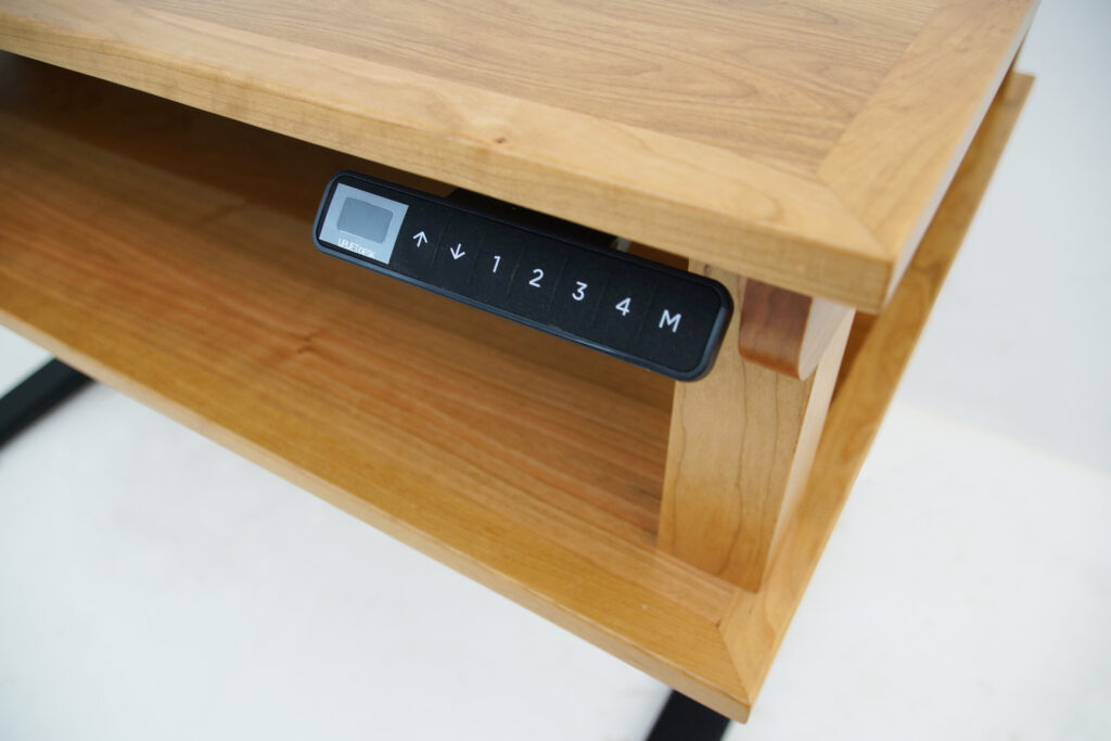 http://Height%20Adjustable%20Standing%20Animation%20Desk%20With%20Interchangeable%20Panels%200051%2013