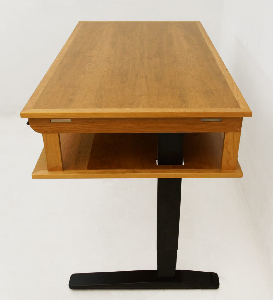 http://Height%20Adjustable%20Standing%20Animation%20Desk%20With%20Interchangeable%20Panels%200051%207