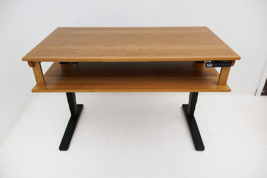 http://Height%20Adjustable%20Standing%20Animation%20Desk%20With%20Interchangeable%20Panels%200051%206
