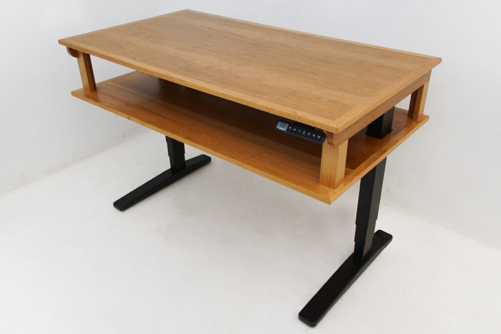 http://Height%20Adjustable%20Standing%20Animation%20Desk%20With%20Interchangeable%20Panels%200051%205