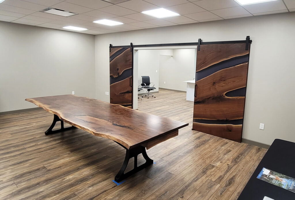 http://Walnut%20Interior%20Sliding%20Doors%20With%20Translucent%20Black%20Resin%203