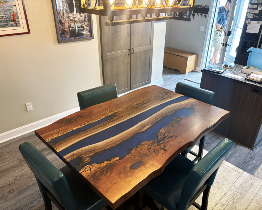 http://Walnut%20Kitchen%20Table%20With%20Deep%20Blue%20Epoxy%20Resin%206