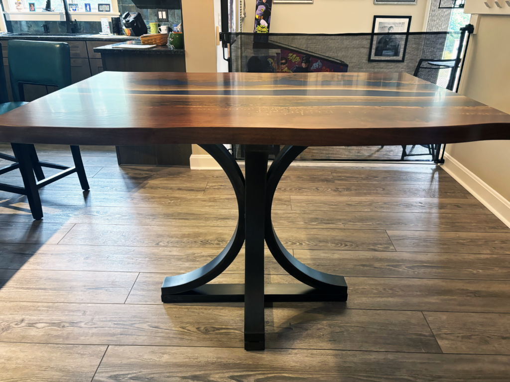 http://Walnut%20Kitchen%20Table%20With%20Deep%20Blue%20Epoxy%20Resin%205