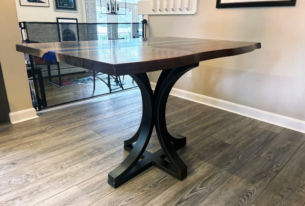 http://Walnut%20Kitchen%20Table%20With%20Deep%20Blue%20Epoxy%20Resin%202