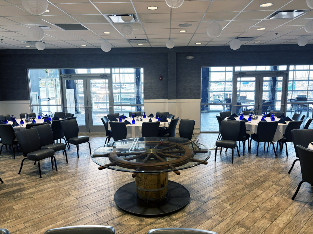 http://Shipwheel%20And%20Whiskey%20Barrel%20Dining%20Table%205