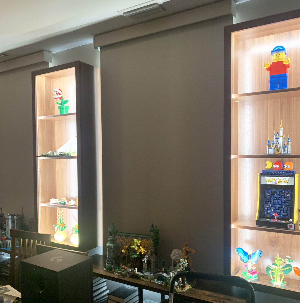 http://Walnut%20Display%20Case%20With%20LED%20Lights%205