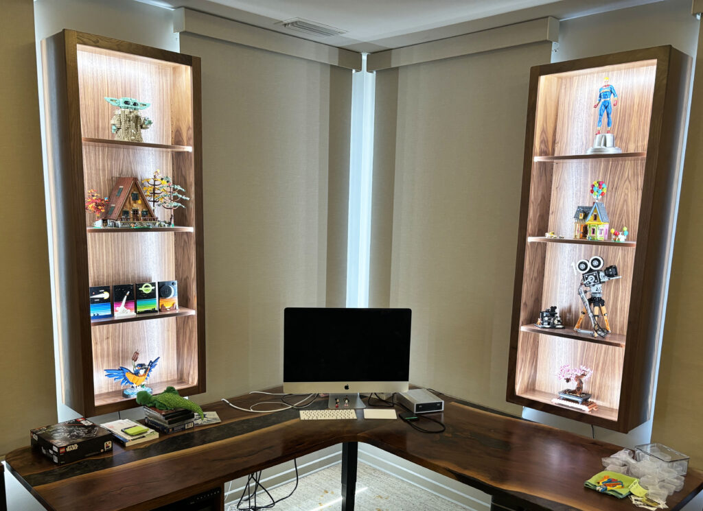 http://Walnut%20Display%20Case%20With%20LED%20Lights%206