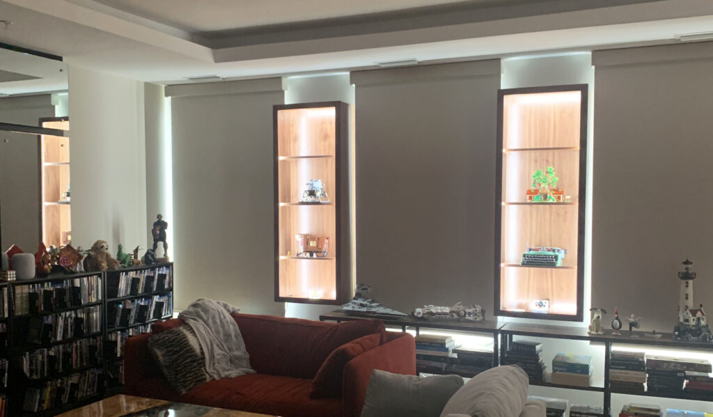 http://Walnut%20Display%20Case%20With%20LED%20Lights%207