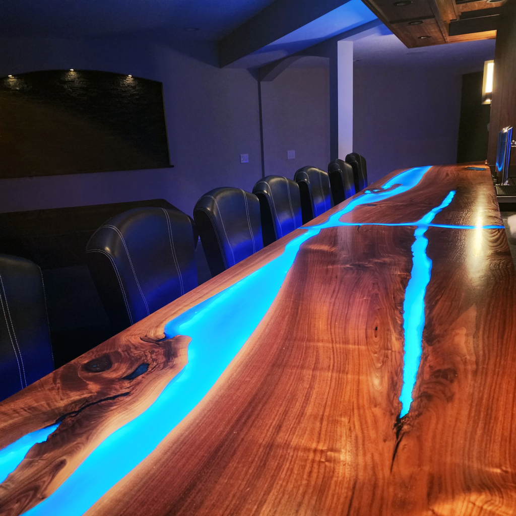 http://LED%20Lit%20Custom%20River%20Countertops%209