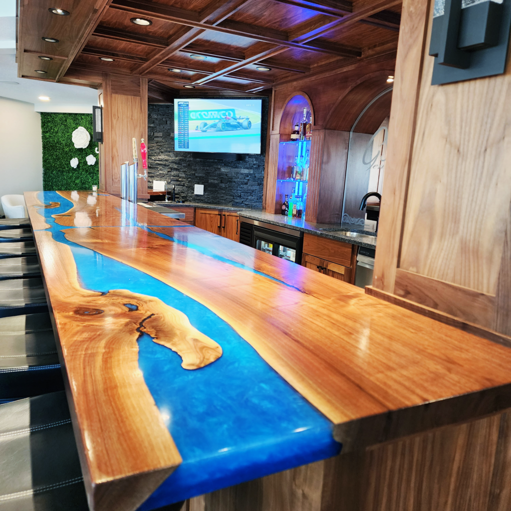 http://LED%20Lit%20Custom%20River%20Countertops%2011