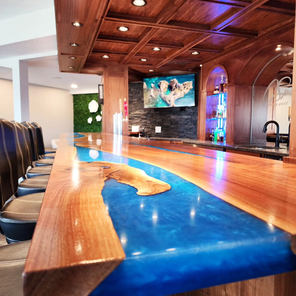 http://LED%20Lit%20Custom%20River%20Countertops%2022