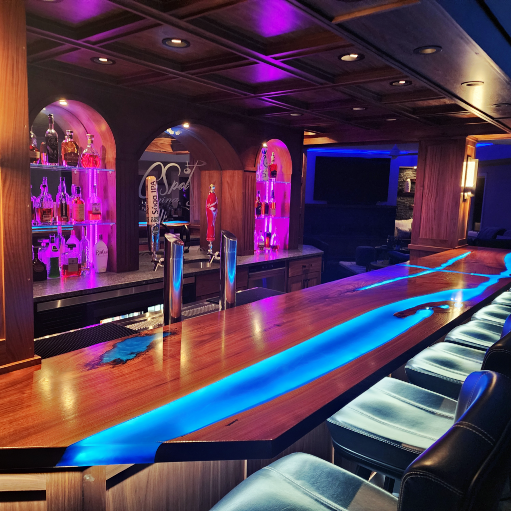http://LED%20Lit%20Custom%20River%20Countertops%2024