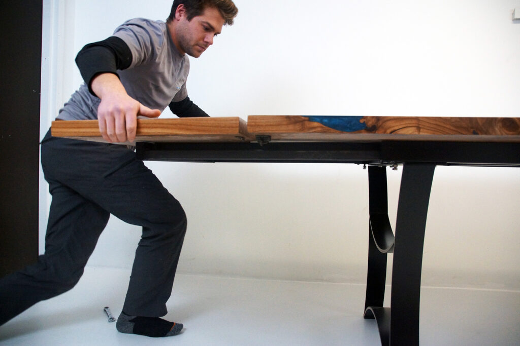 http://Extendable%20Elm%20Dining%20Room%20River%20Table%205