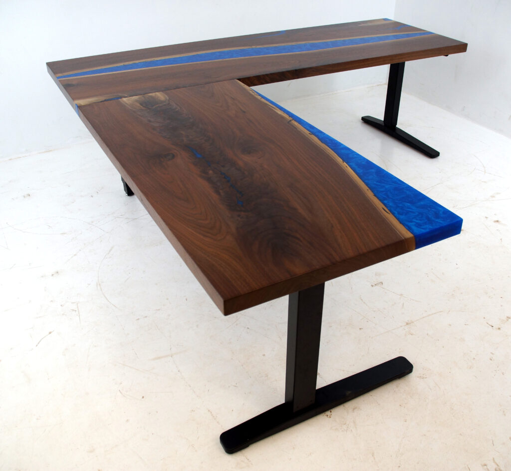 http://Ergonomic%20L%20Shaped%20Desk%20With%20Blue%20Resin%208