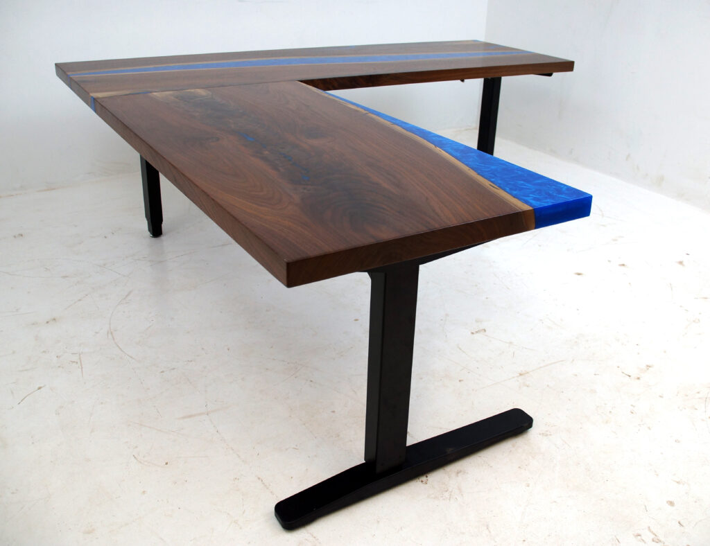 http://Ergonomic%20L%20Shaped%20Desk%20With%20Blue%20Resin%206