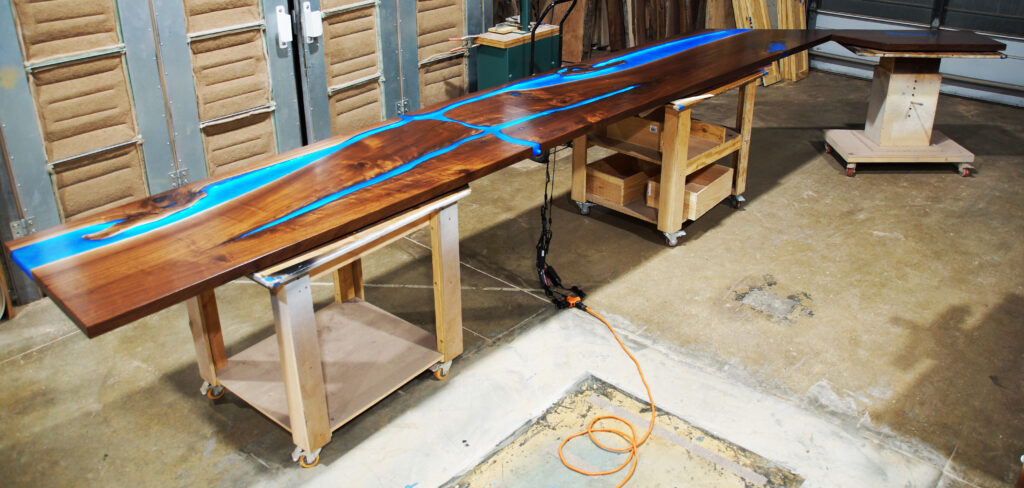 http://LED%20Lit%20Custom%20River%20Countertops%206