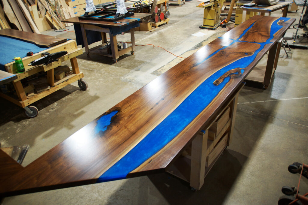 http://LED%20Lit%20Custom%20River%20Countertops%201