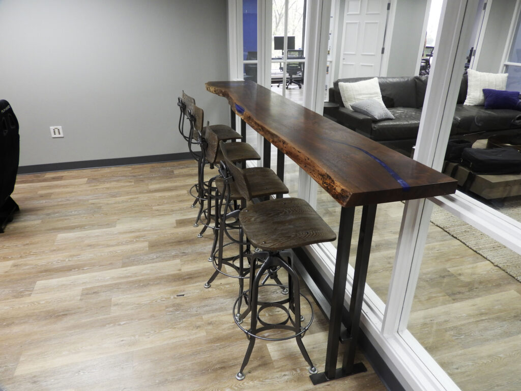 http://Live%20Edge%20Walnut%20&%20Resin%20Bar%20Top%20Table%201