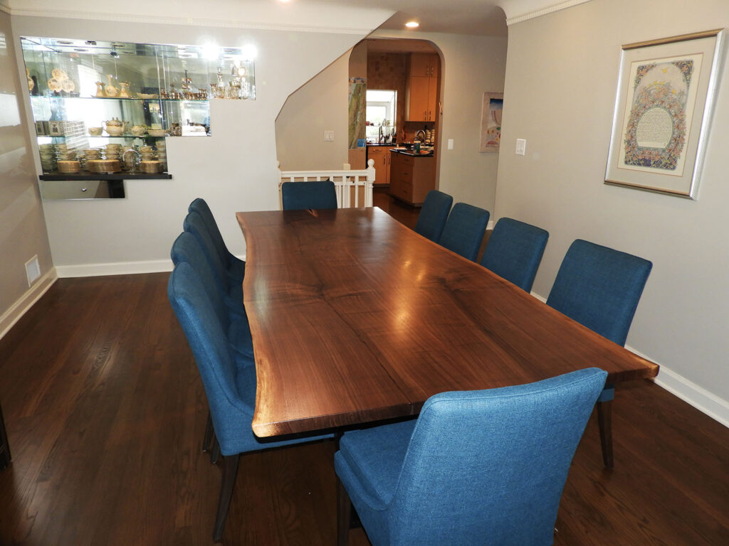 http://Live%20Edge%20Walnut%20Dining%20Table%204