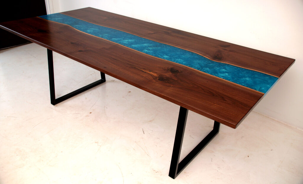 http://Walnut%20Blue%20River%20Dining%20Room%20Table%202