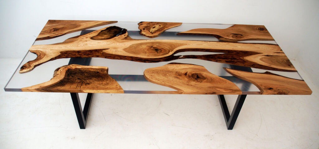 http://Live%20Edge%20Dining%20Table%20With%20Clear%20Resin%209