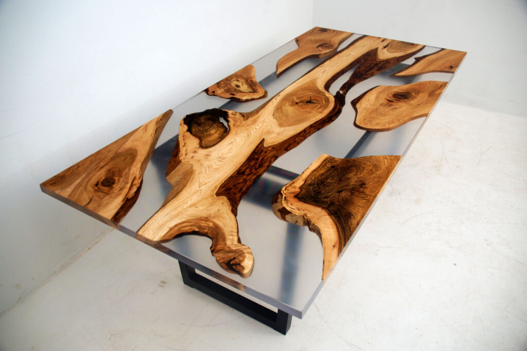 http://Live%20Edge%20Dining%20Table%20With%20Clear%20Resin%206