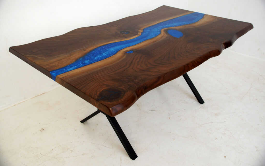 http://Live%20Edge%20Dining%20Room%20Table%20With%20Deep%20Blue%20Resin%20River%204