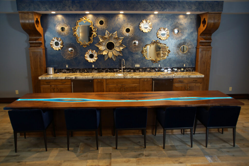 http://Walnut%20LED%20Epoxy%20Bar%20Top%20With%20Epoxy%20Resin%203