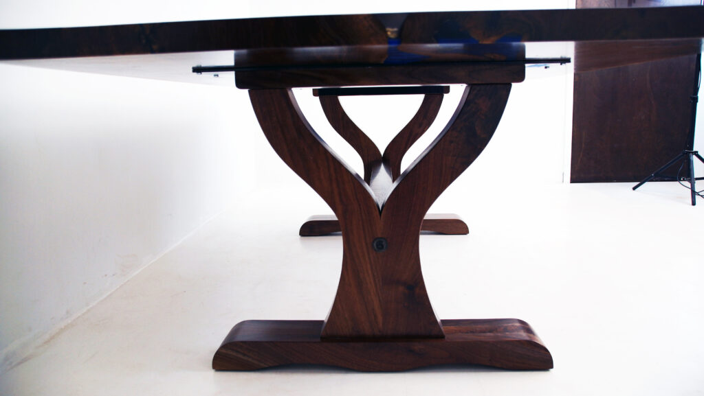 http://Wood%20And%20Resin%20Dining%20Table%20With%20Embedded%20Rocks%20And%20Turquoise%203