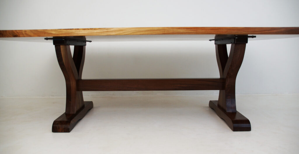 http://Wood%20And%20Resin%20Dining%20Table%20With%20Embedded%20Rocks%20And%20Turquoise%202