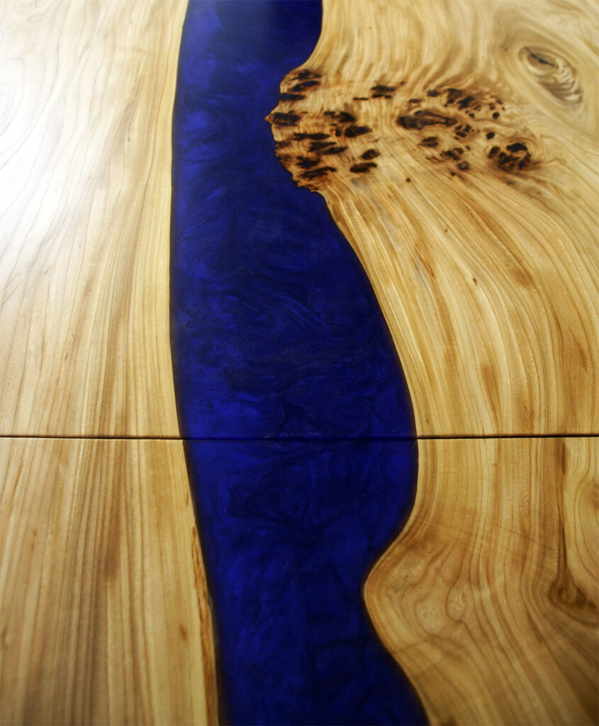 http://Extendable%20Elm%20Dining%20Room%20Table%20With%20LED%20Lights%206