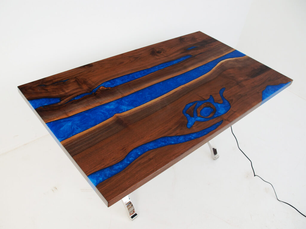http://Blue%20River%20Walnut%20Dining%20Room%20Table%20With%20LED%20Lights%206