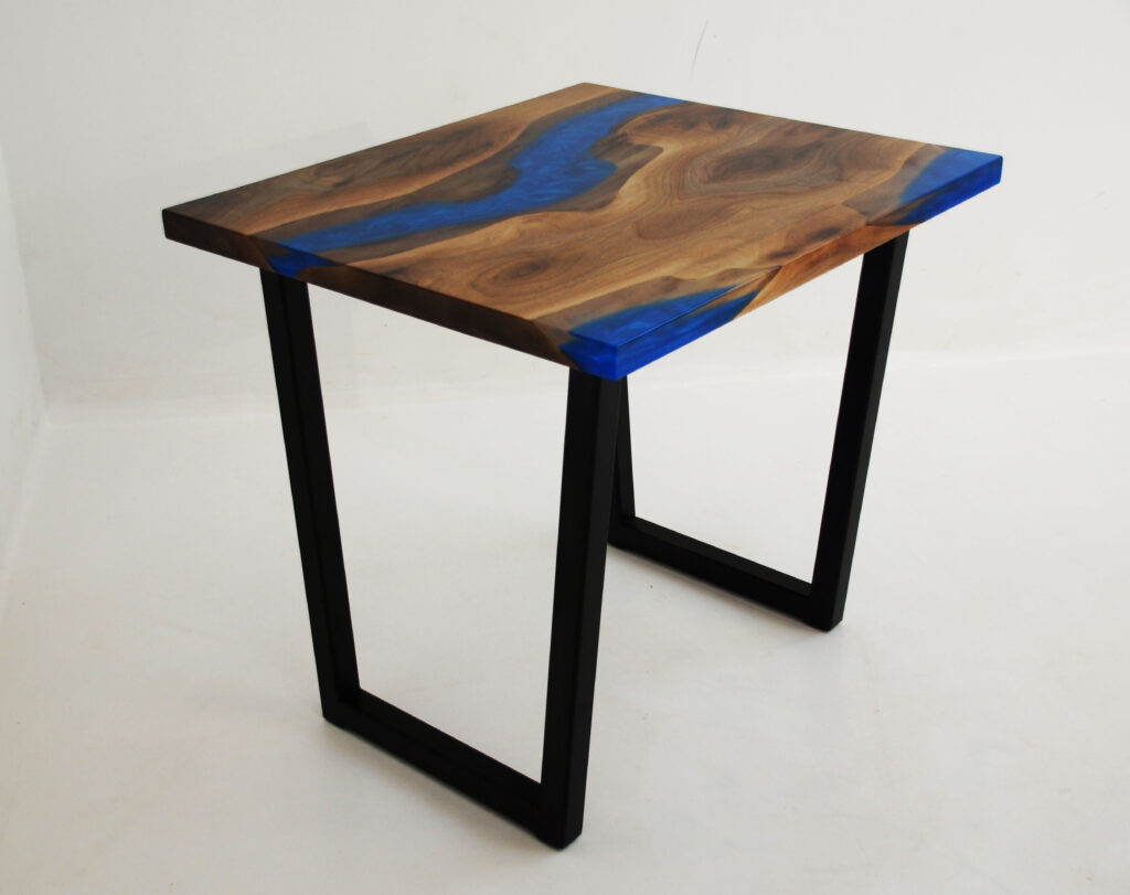 http://Layered%20Resin%20River%20Side%20Table%204