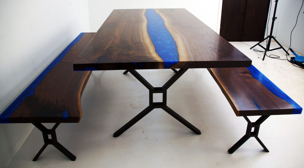 http://Walnut%20River%20Dining%20Table%20With%20Two%20Matching%20Benches%205