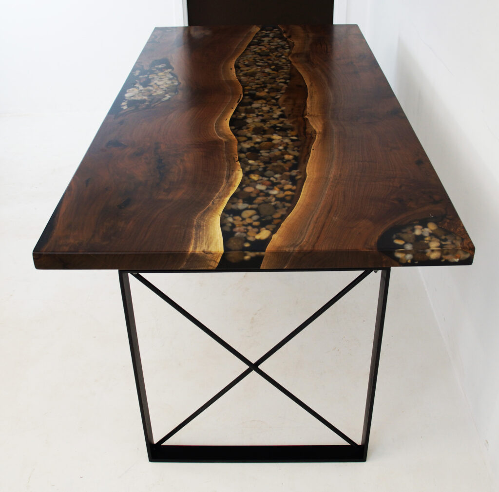 http://Walnut%20River%20Rock%20Desk%207