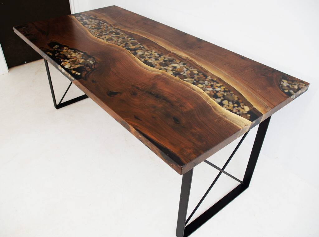 http://Walnut%20River%20Rock%20Desk%205