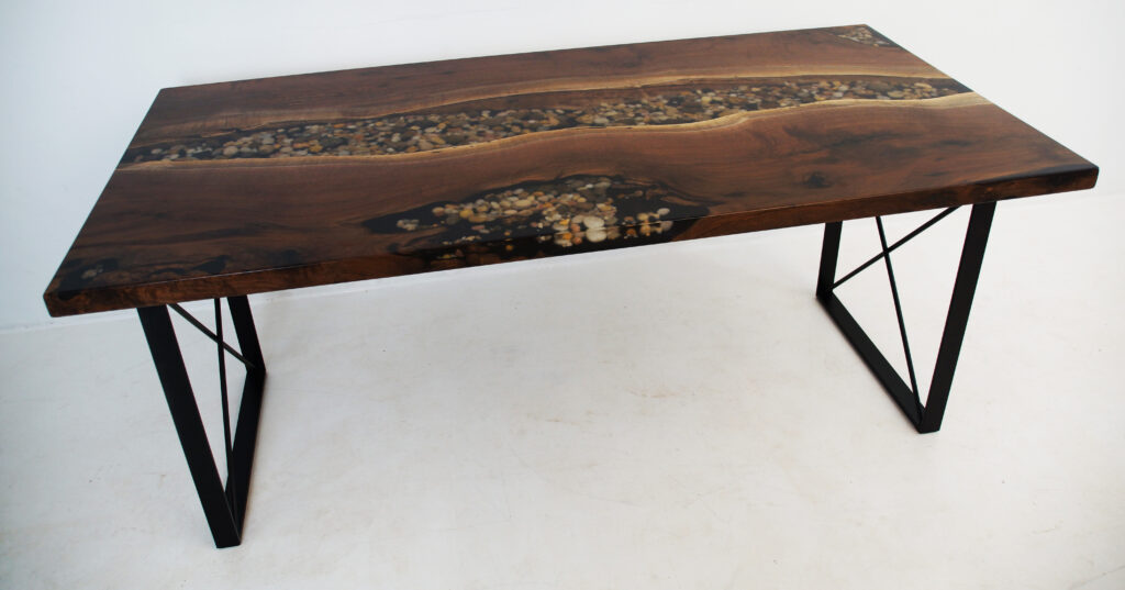 http://Walnut%20River%20Rock%20Desk%204