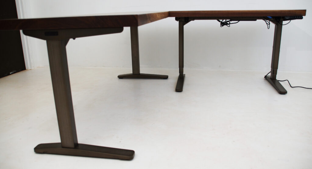 http://Live%20Edge%20Wood%20Slab%20Corner%20Desk%20With%20Adjustable%20Height%20Uplift%20Features%204