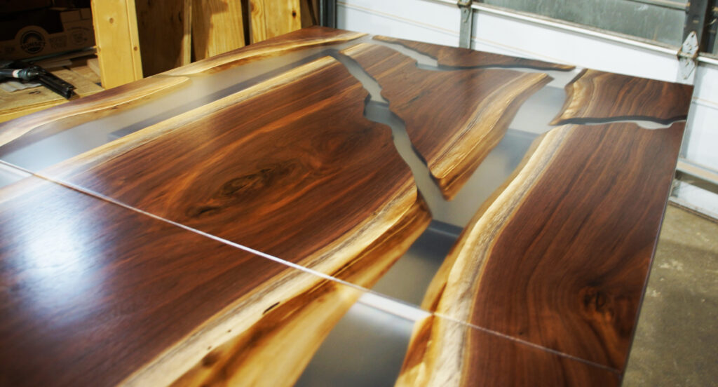 http://Contiguous%20Dining%20Table%20&%20End%20Table%20Set%20With%20Clear%20Epoxy%20Resin%205