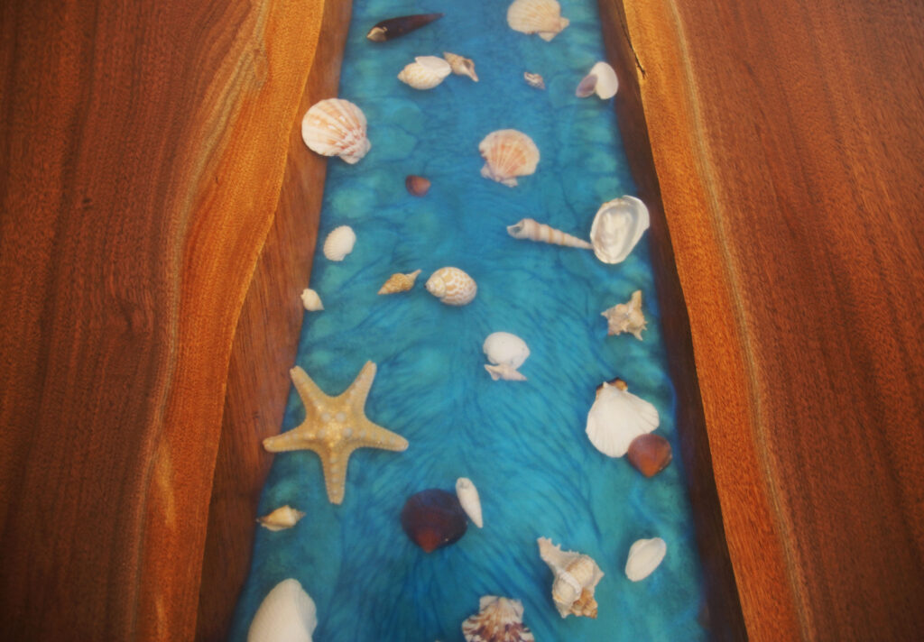 http://LED%20Seashell%20Kitchen%20Table%204