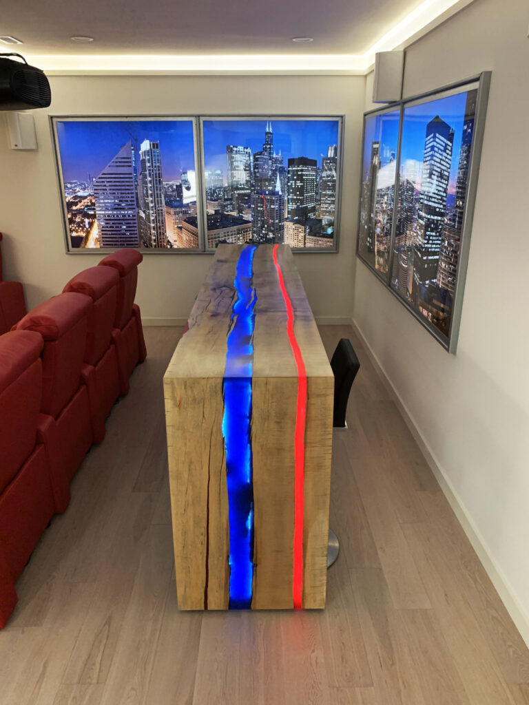 http://Red%20And%20Blue%20Epoxy%20Waterfall%20Bar%20Top%20Table%20with%20LED%20Lights%202