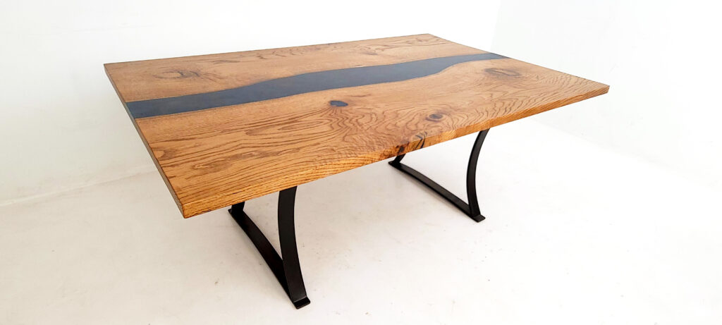 http://Live%20Edge%20Epoxy%20&%20Oak%20River%20Dining%20Table